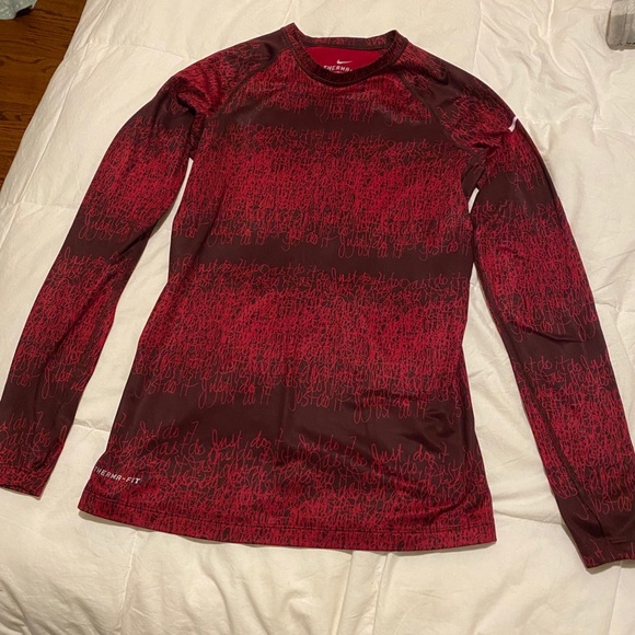 Nike therma fit workout top